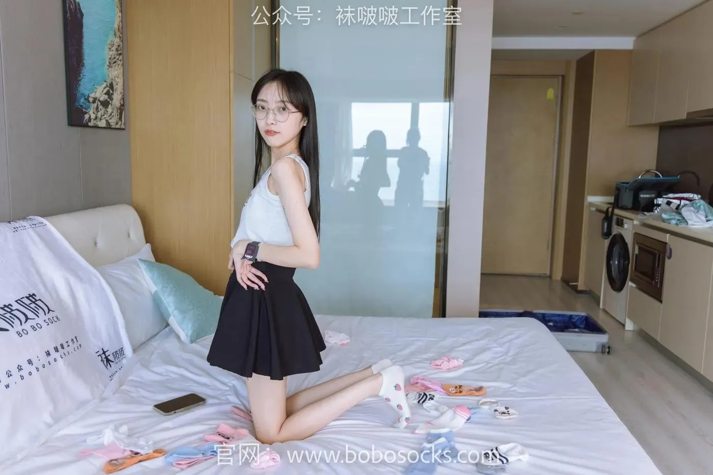 [BoBoSocks袜啵啵]NO.127 稚予-麦昆板鞋、两双自然穿旧棉袜、裸足 [139P]插图7